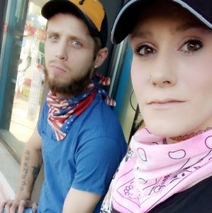 Meet your Posher, Lois